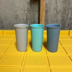 Tupperware 16 oz Plastic Drinking Glass Cups Set of 3 Gray Blue Light Blue